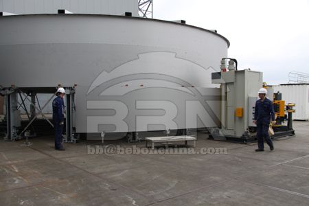 What are the common accessories of metal oil tanks