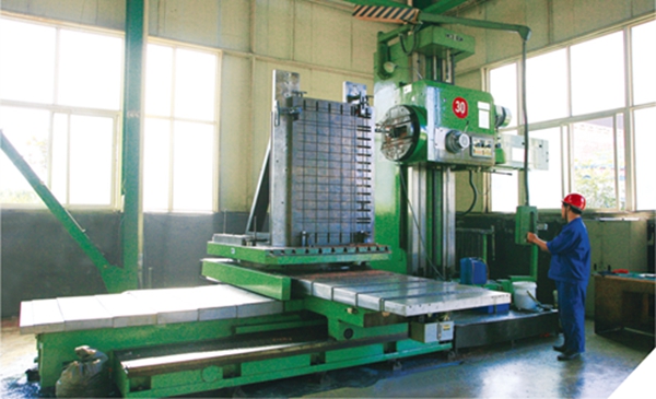 数显镗床深孔加工Digital display boring machine deep hole processing.