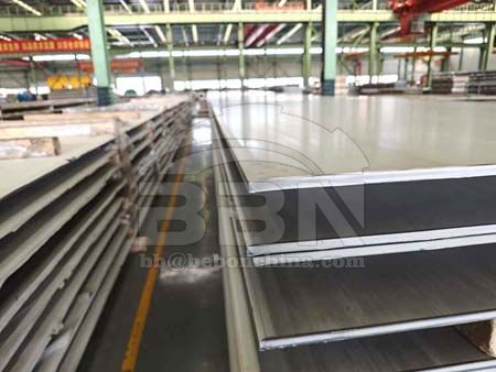 Explosive cladding of titanium steel composite plate
