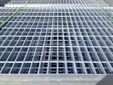 The value of steel gratings in port and waterway environments