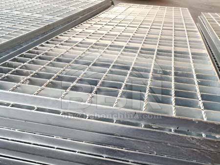 Steel grating procurement contracts: key clauses to watch out for