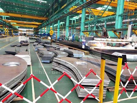 How to efficiently cut steel plates